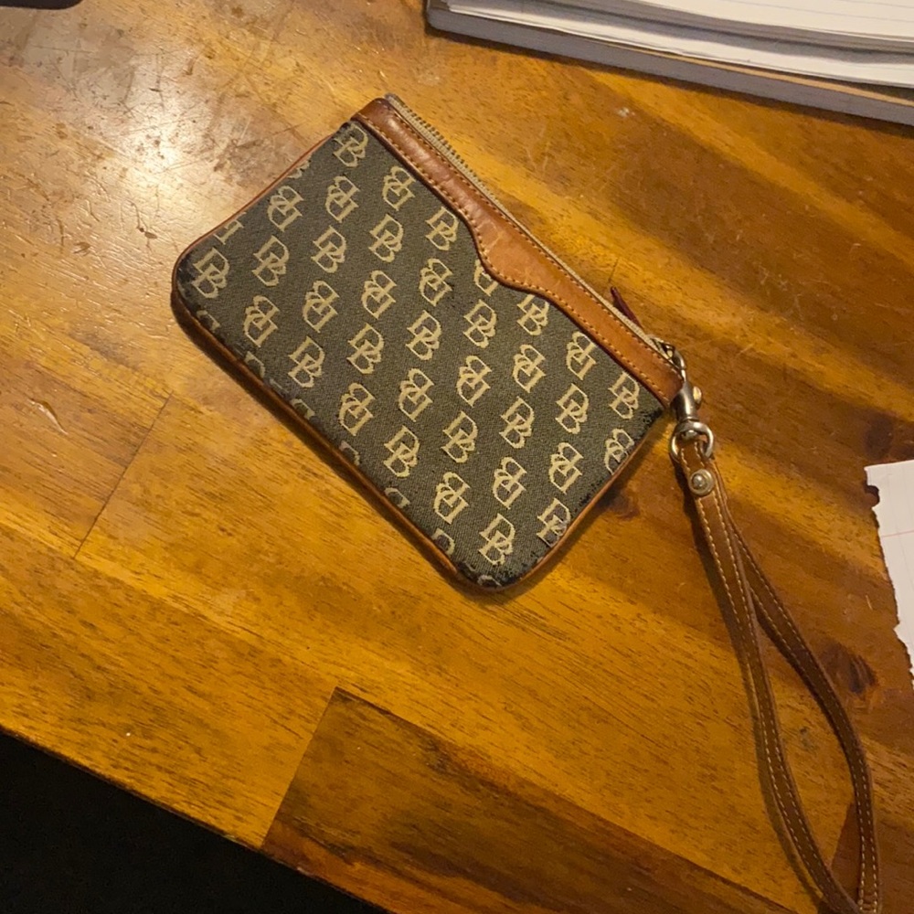 Dooney and bourke small wallet or coin pouch